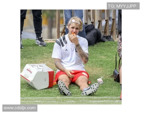 足球国际球星发型大比拼谁的造型最具辨识度与个性魅力